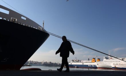 Απεργιακό «μπλόκο» στα λιμάνια την Εργατική Πρωτομαγιά – Δεμένα τα πλοία σε όλη τη χώρα