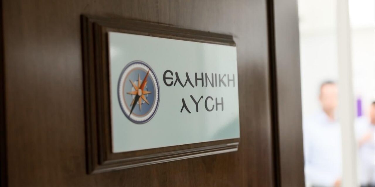 Να παραιτηθεί και από βουλευτής ο Μακάριος Λαζαρίδης