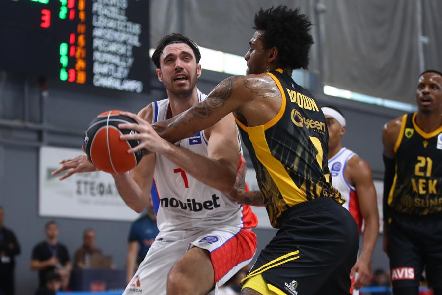 Η ΑΕΚ έσπρωξε στον γκρεμό τον Πανιώνιο