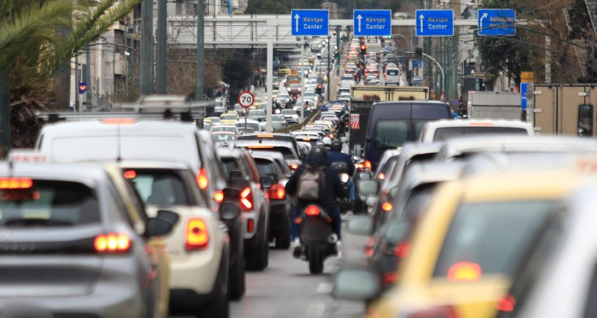 Η Αθήνα σε κυκλοφοριακή ασφυξία