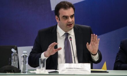 Στο ΔΝΤ ο Πιερρακάκης: «Ανθεκτικότερη η Ευρώπη, αλλά παραμένει ευάλωτη στα ενεργειακά σοκ»