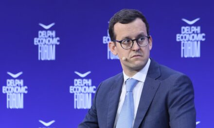 Η βιομηχανία μπορεί να κουβαλήσει στις πλάτες της μια χώρα σε δύσκολες εποχές