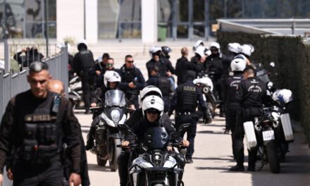 «Μου φέρθηκαν σαν αδέσποτο σκυλί. Τώρα λύσαξα»