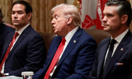 Κρίσιμη σύσκεψη κορυφής στον Λευκό Οίκο με φόντο την κλιμάκωση στα Στενά του Ορμούζ