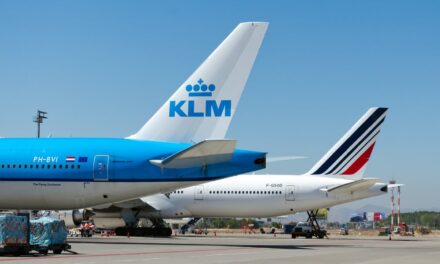 Η Air France – KLM αναμένει αύξηση 2,4 δισ. δολάρια στο κόστος καυσίμων και μειώνει τις προβλέψεις για τη χωρητικότητα