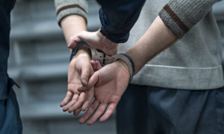 Τρεις συλλήψεις για κατοχή και διακίνηση ναρκωτικών στον Πειραιά