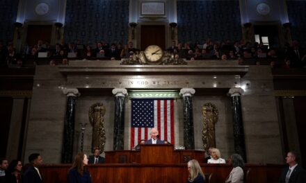 Αποθέωση Καρόλου στο Κογκρέσο τη στιγμή που μίλησε για την Αμερικανική Ανεξαρτησία (video)