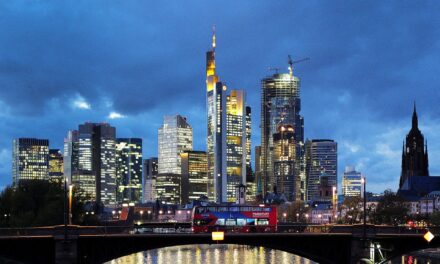 Φόρος στα αναψυκτικά με ζάχαρη από το 2028