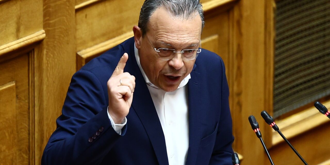 Σ. Φαμελλος: Διαπλεκόμενος και εκβιαζόμενος ο πρωθυπουργός