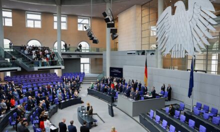 Η γερμανική κυβέρνηση αναθεωρεί προς τα κάτω την πρόβλεψη για την ανάπτυξη του 2026 και του 2027