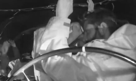 Για λόγους ανθρωπιστικούς η Ελλάδα ανέλαβε να υποδεχθεί τους επιβαίνοντες του στολίσκου