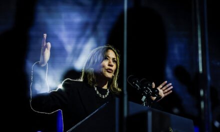 Ο Τραμπ σύρθηκε στον πόλεμο από τον Μπίμπι Νετανιάχου (βίντεο)