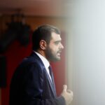 Να κοιταχτούν στον καθρέφτη αυτοί που διακινούν χυδαία ψέματα και «δολοφονούν» χαρακτήρες