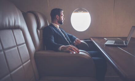 Ζητείται λέξη για τους εκατομμυριούχους των ΗΠΑ που δεν θεωρούν τους εαυτούς τους πλούσιους