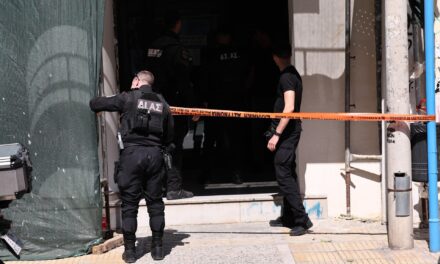 Στον ανακριτή ο 89χρονος για τους πυροβολισμούς – Τι έχει υποστηρίξει έως τώρα