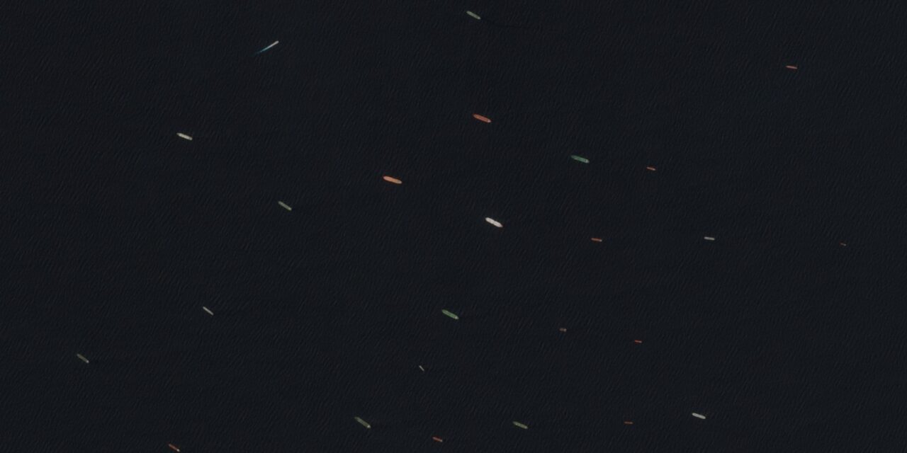 Reuters: Περίπου 20 πλοία διέρχονται τα Στενά του Ορμούζ