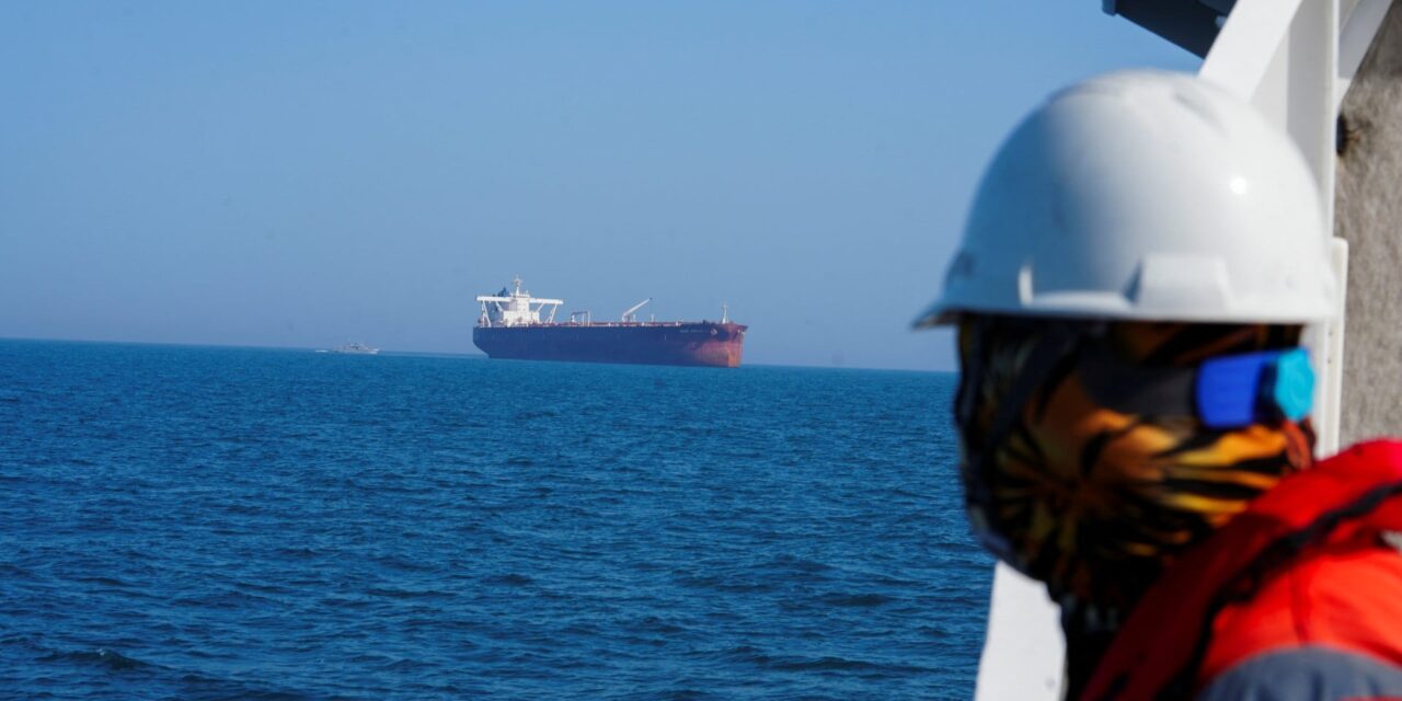 Στενά Ορμούζ: Ελεγχόμενες διελεύσεις και αναστροφές πλοίων