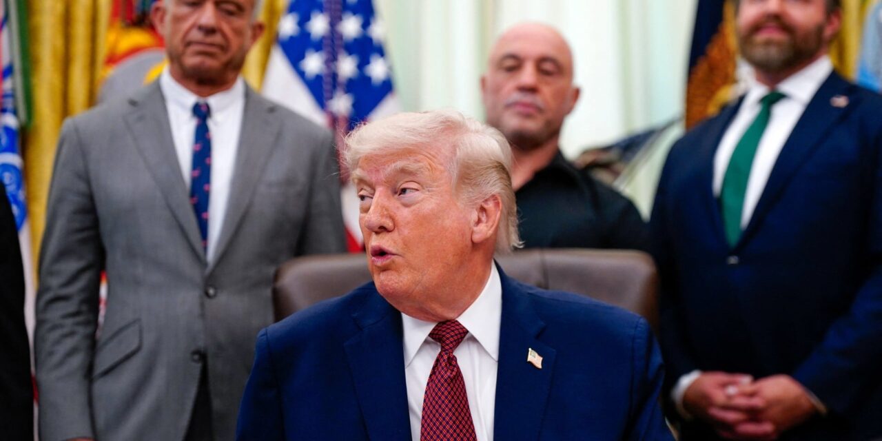 Το Ιράν «δεν μπορεί να μας εκβιάζει» με τα Στενά του Ορμούζ