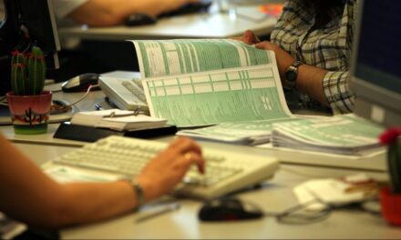 Εκπνέει η προθεσμία για την έκπτωση του 4% στις φορολογικές δηλώσεις: Όσα πρέπει να προσέξετε στη συμπλήρωση – Τα σημεία «κλειδιά» και οι παγίδες