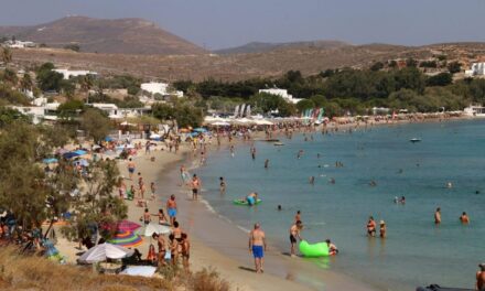 ΙΕΛΚΑ: Οι μισοί δεν θα πάνε διακοπές φέτος, τι δείχνει νέα έρευνα