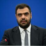 Όπου ακούς πολλούς αντισυστημικούς, να κρατάς καλά τα χέρια στις τσέπες σου