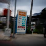 Πτωτική τάση στα καύσιμα: Συνεχίζεται η αποκλιμάκωση στα διυλιστήρια – Πότε θα φανεί στην αντλία