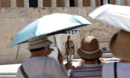 Ελλάδα και Ισπανία στους μεγάλους κερδισμένους των κρατήσεων «τελευταίας στιγμής», παρά την κρίση στη Μέση Ανατολή