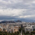Σε τροχιά ανόδου ενοίκια και οικοδομικά υλικά – Έρχεται το «Ανακαινίζω» για 20.000 κλειστά σπίτια