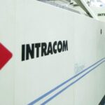 Η προσοχή στο μέρισμα της Intracom