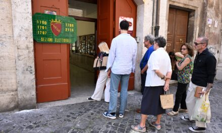Εκλογές σε 894 δήμους της χώρας- Σαφές προβάδισμα της κεντροδεξιάς στη Βενετία