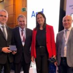 Ενισχύει τη διασύνδεση των Ελλήνων εξωτερικού με την εγχώρια επιχειρηματικότητα