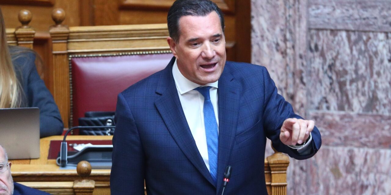 Διαψεύδει ότι απεικoνίζεται σε φωτογραφία που κυκλοφορεί στα socia media