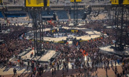 Αντίστροφη μέτρηση για τη μεγάλη συναυλία – Κοσμοπλημμύρα στο ΟΑΚΑ (φωτογραφίες)