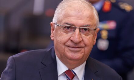 Εμπρηστικός Γκιουλέρ για «Γαλάζια» – «Ουράνια» πατρίδα και «αποστρατιωτικοποιημένα» νησιά