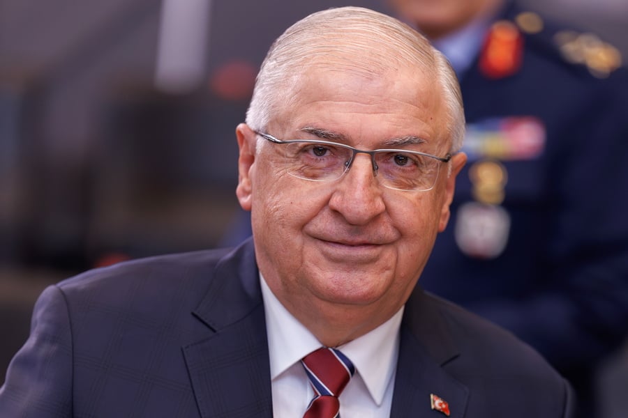Εμπρηστικός Γκιουλέρ για «Γαλάζια» – «Ουράνια» πατρίδα και «αποστρατιωτικοποιημένα» νησιά