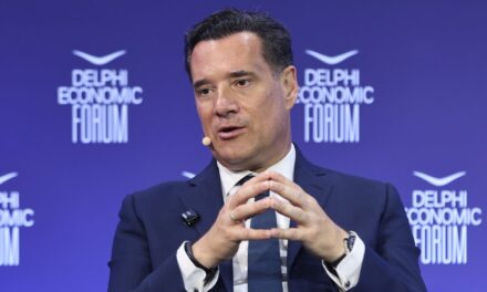 Πώς ο Έλληνας υπουργός που κάποτε προώθησε ένα αντισημιτικό βιβλίο έγινε ο πιο ένθερμος υποστηρικτής του Ισραήλ