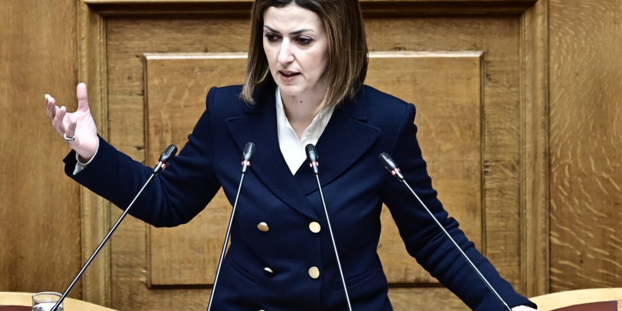 Αισθάνθηκε αδιαθεσία στη Βουλή – Μεταφέρθηκε σε νοσοκομείο για εξετάσεις
