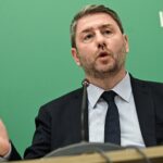 Τον διέγραψε ο Ανδρέας Παπανδρέου, τον απέπεμψε ο Σημίτης, διέσπασε το ΠΑΣΟΚ, «συνεπής» η στάση του
