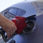 Καύσιμα: Προσδοκίες για πτώση τιμών στην αντλία – Ανοδικά το Brent αλλά υποχωρεί το αργό πετρέλαιο