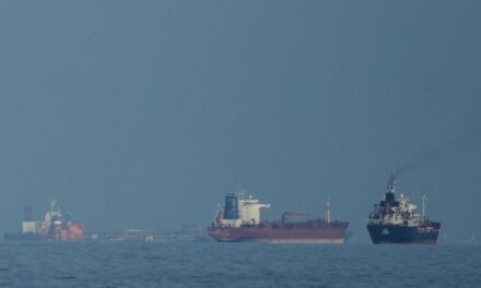 Σε πτωτική τροχιά οι τιμές του πετρελαίου λόγω των συνομιλιών ΗΠΑ – Ιράν