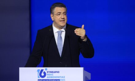 Απ. Τζιτζικώστας στο Συνέδριο της Ν.Δ.: Η παράταξη καλείται να εξελιχθεί