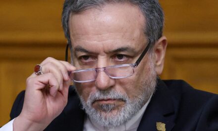 Τηλεφωνική επικοινωνία Αραγτσί με τον ΥΠΕΞ του Ομάν