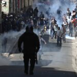 Σοβαρά επεισόδια σε αντικυβερνητική διαδήλωση στην πρωτεύουσα Λα Πας