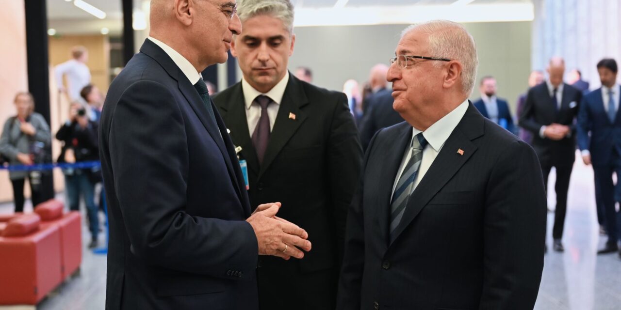 Ο Τούρκος υπουργός Άμυνας απειλεί ευθέως την Ελλάδα και το ΥΠΕΘΑ απαντά με «διαρροές πηγών»