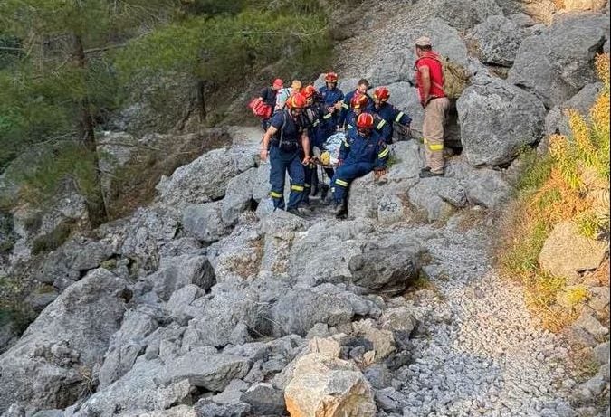Επιχείρηση διάσωσης 67χρονου Γάλλου στο φαράγγι της Αγίας Ειρήνης