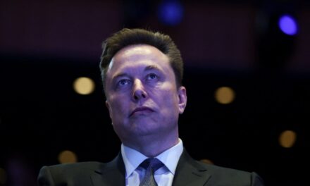 Ο Μασκ επιρρίπτει ευθύνες στη δικαστή για την ήττα του στο αμερικανικό δικαστήριο