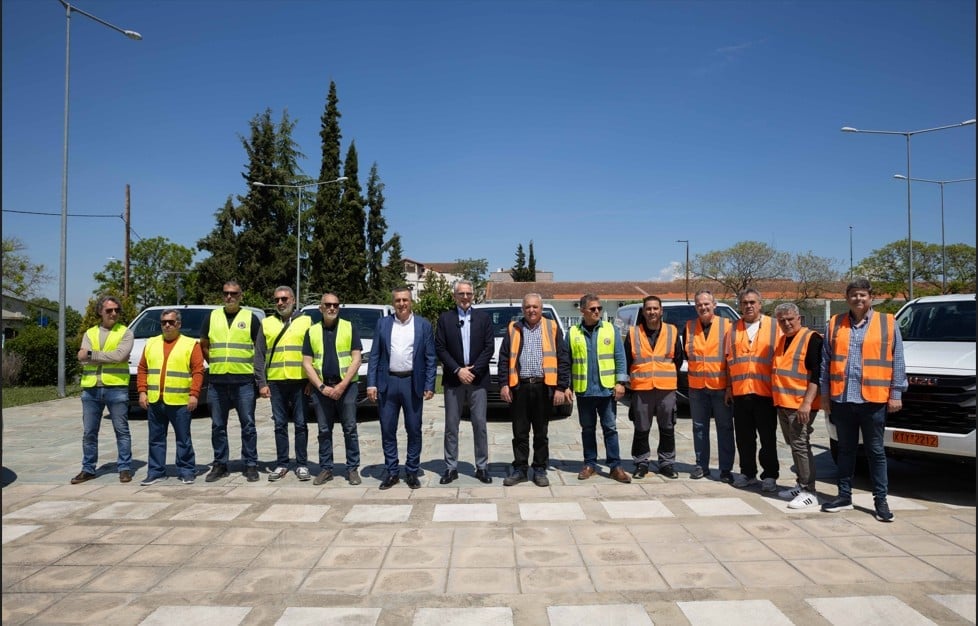 Δωρεά 12 σύγχρονων οχημάτων στην Περιφέρεια Θεσσαλίας