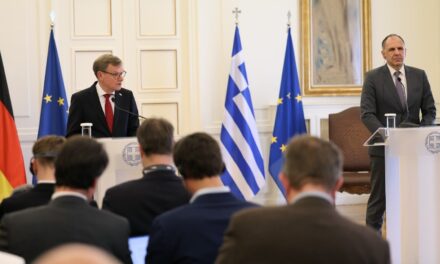 Εξοπλισμοί και η μη χρήση τους σε βάρος συμμάχων χωρών, αναγκαίος όρος το μήνυμα Γεραπετρίτη στη συνάντηση με τον Γερμανό ΥΠΕΞ