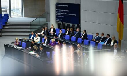 Το φοιτητικό επίδομα στο επίκεντρο νέας διαμάχης των κυβερνητικών εταίρων