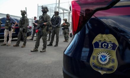 Η αμερικανική κυβέρνηση αναίρεσε τη νέα μεταναστευτική πολιτική της